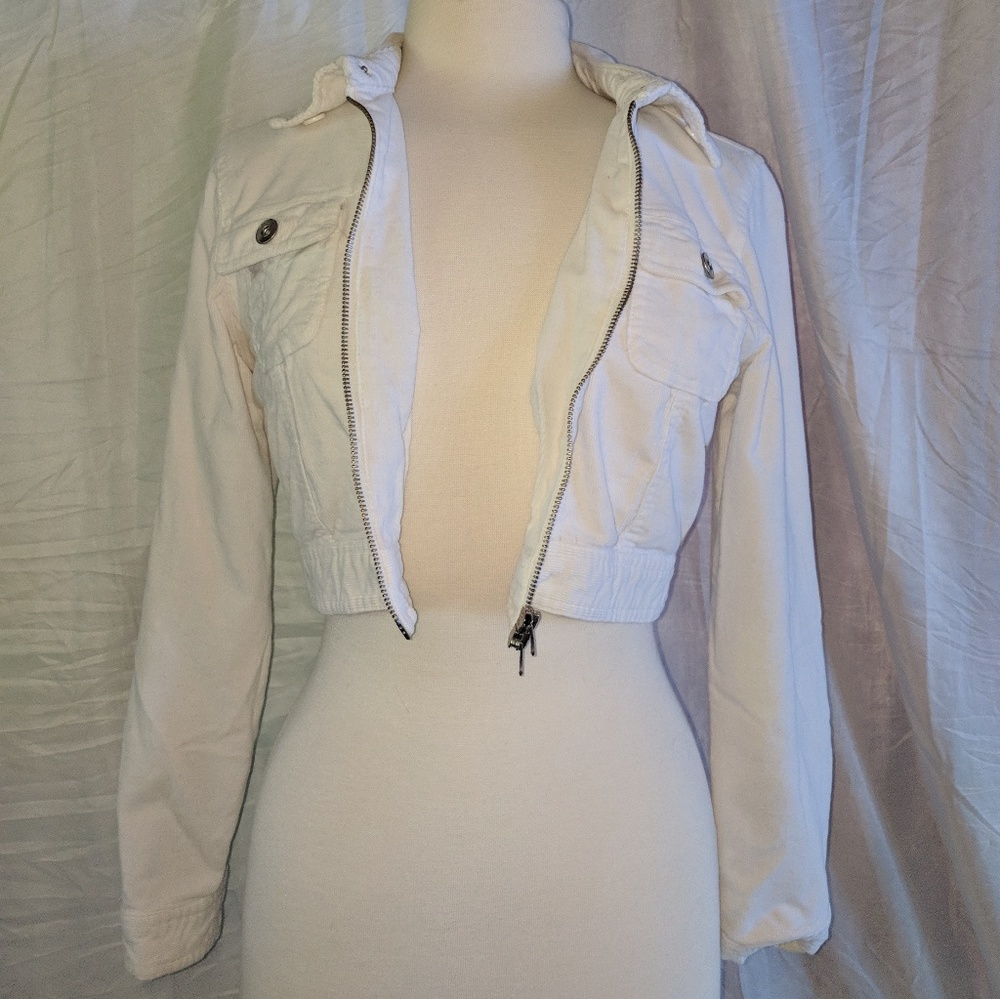 White zip up crop jacket